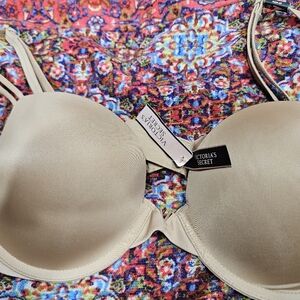 Victoria's Secret Beige Underwire Bra Cyber Price